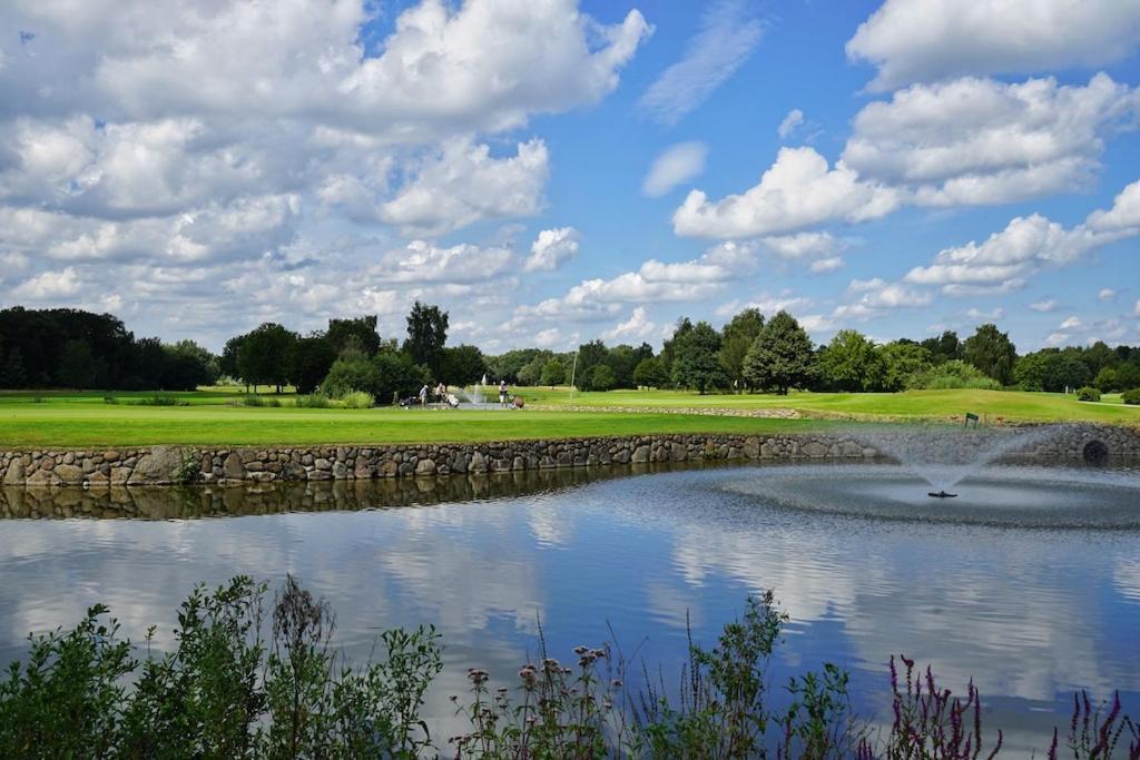 Aparthotel Am Golfclub Treudelberg Hamborg Eksteriør billede